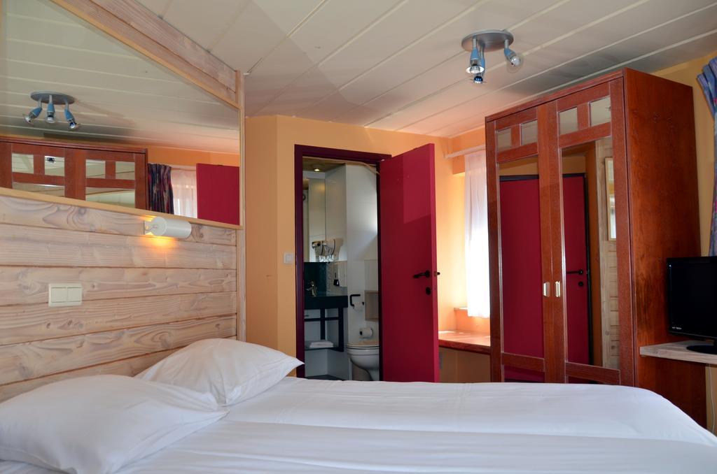 Hotel Les Arcades - La-Roche-En-Ardenne Exteriör bild